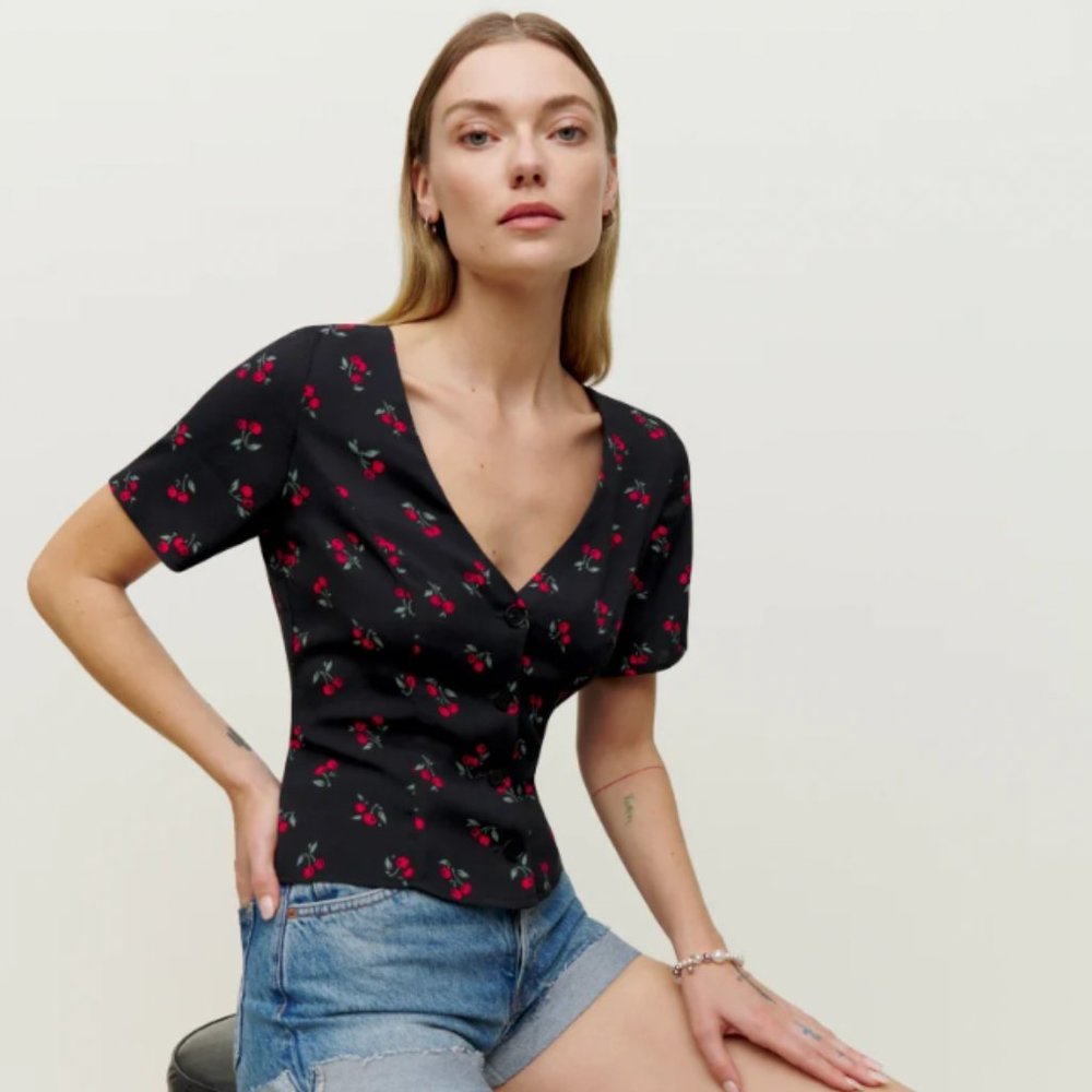 NWT Reformation Janet top in black cherry Size 4.